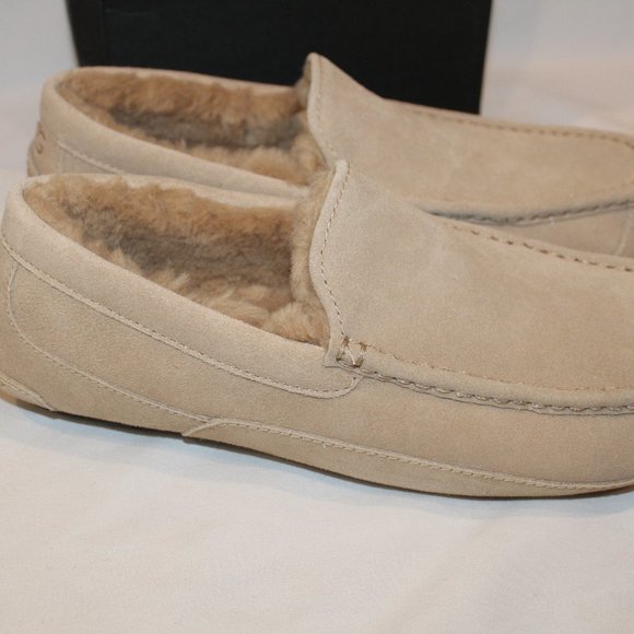 NIB UGG MEN\'S ASCOT‎ SAND SUEDE SHEARLING SLIP ON SLIPPERS main image 4